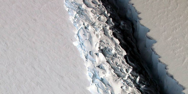 File photo: An oblique view of a massive rift in the Antarctic Peninsula's Larsen C ice shelf is shown in this November 10, 2016 photo taken by scientists on NASA's IceBridge mission in Antarctica. (Courtesy John Sonntag/NASA/Handout via REUTERS)