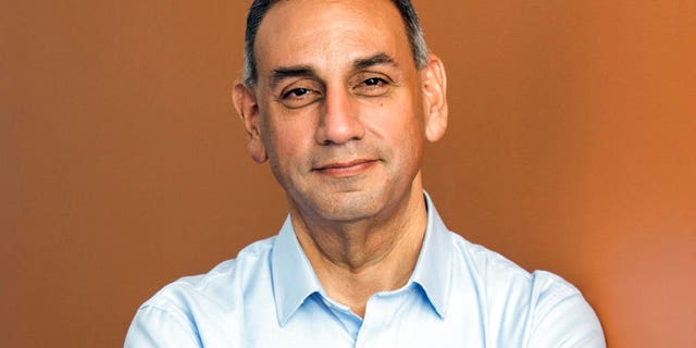 Gil Cisneros