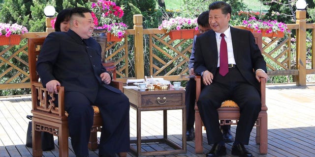 Kim Jong Un Meets Secretly In China With Xi Jinping Ahead Of Nuke Talks With Us Fox News 