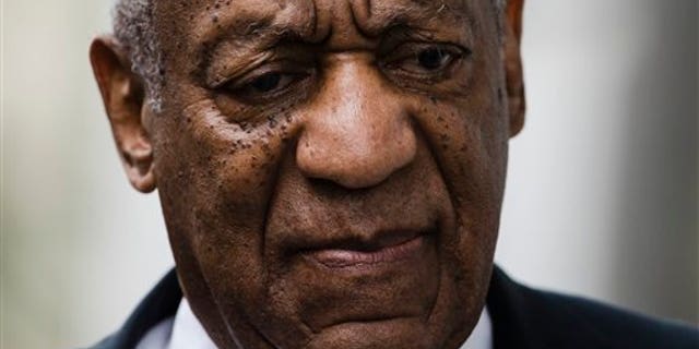 En esta foto del 17 de junio del 2017, Bill Cosby llega a su juicio por abuso sexual en el Juzgado del Condado de Montgomery, en Norristown, Pensilvania. (AP Foto/Matt Rourke, Archivo)