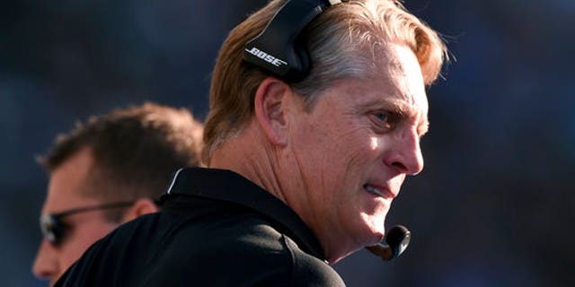 raiders coach 1231