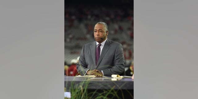 john saunders 810