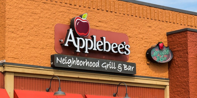 A couple who frequent a Pa. Applebee's have been picking up other people's tabs for years