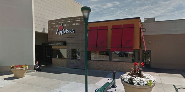 Two women eating at an Applebee's in Independence, Miss., were accused of dining and dashing the previous day, according to footage taken by one of the patrons.