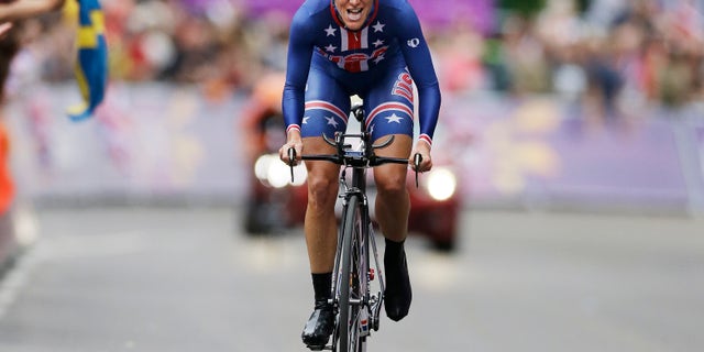 Kristin Armstrong, of the United States, competes on her way to win the gold medal in the women's individual time trial cycling event at the 2012 Summer Olympics, Wednesday, Aug. 1, 2012, in London. (AP Photo/Sergey Ponomarev)