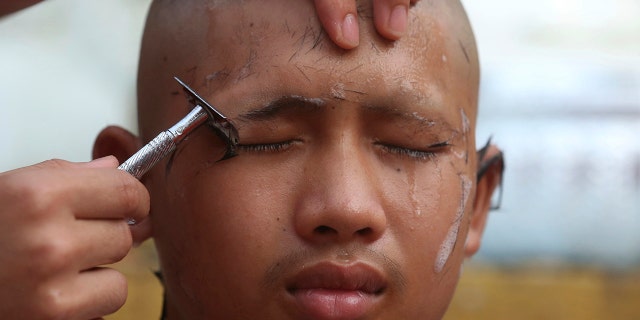 thai boys shave 2