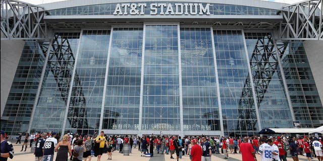 ARLINGTON, TX - SEPTEMBER 07: General view outside of AT&T Stadium before the NFL game between the San Francisco 49ers and the Dallas Cowboys on September 7, 2014 in Arlington, Texas. The 49ers defeated the Cowboys 28-17. (Photo by Christian Petersen/Getty Images)