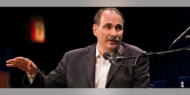 David Axelrod, communications director for U.S. President Barack Obama's re-election campaign, Democratic strategist and former senior advisor to President Obama, speaks during a conversation with John Heilemann of New York magazine at the 92nd Street Y in New York, June 11, 2012. REUTERS/Andrew Burton (UNITED STATES - Tags: POLITICS ELECTIONS) - RTR33GL6