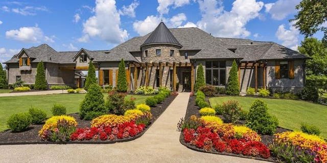 Aldean and wife Brittany recently announced they're building their "dream home" elsewhere in Tennessee.