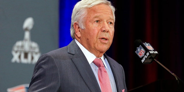 New England Patriots owner Robert Kraft reads a statement during a news conference Monday, Jan. 26, 2015, in Chandler, Ariz. The Patriots play the Seattle Seahawks in NFL football Super Bowl XLIX Sunday, Feb. 1, in Phoenix. (AP Photo/Mark Humphrey)