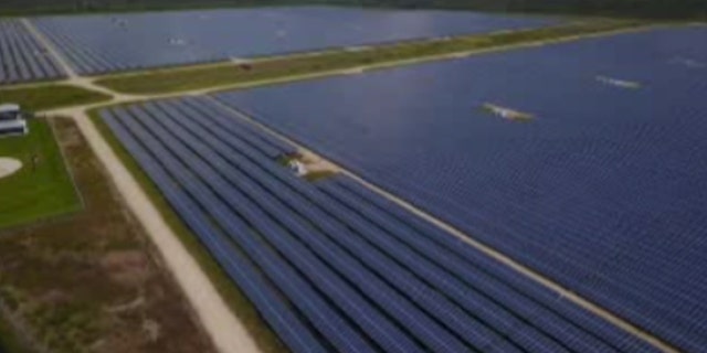 Babcock Ranch, near Fort Myers on state’s west coast, was developed from the beginning with a massive solar power farm generating 100 percent of the electric needs. About 350,000 photovoltaic solar panels stretch across a swath of land the size of 200 football fields.