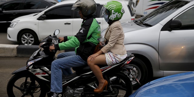 When the boy touched down in Bali, he rented a Go Jek scooter to get him to the hotel where to he lied to staff about meeting his sister.