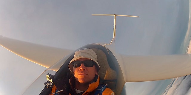 The 47-year-old, also a commercial airline pilot, reportedly had over 1,500 hours of flight time with gliders, specifically.
