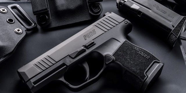 SIG Sauer P365 (SIG Sauer)