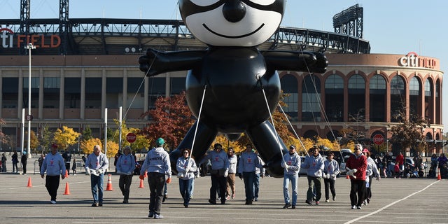 Felix the Cat was one of the parade's first cartoon floats.