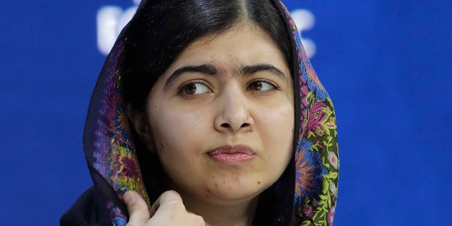 Malala Yousafzai estuvo a punto de perder la vida en 2012 después de un intento fallido de asesinato por parte de los talibanes en Pakistán por su defensa de la educación femenina.