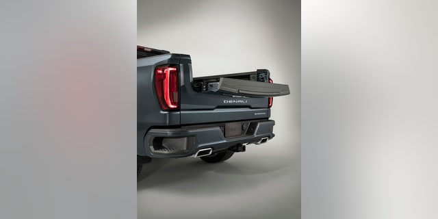 2019 GMC Sierra Denali MultiPro tailgate, inner gate with work surface configuration