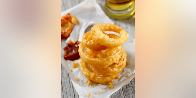 Lagers and light beers are best for beer-battered foods, as the high levels of carbonation result in a crisper coating.