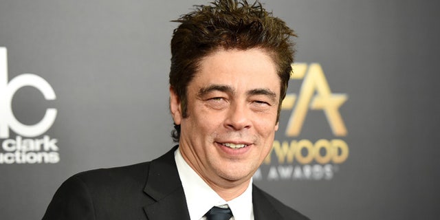 BEVERLY HILLS, CA - NOVEMBER 01:  Actor Benicio del Toro attends the 19th Annual Hollywood Film Awards at The Beverly Hilton Hotel on November 1, 2015 in Beverly Hills, California.  (Photo by Jason Merritt/Getty Images)
