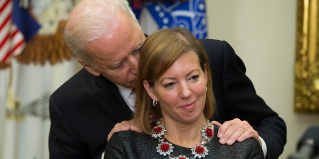 Biden Places Hands On Shoulders Of Defense Secretarys Wife In Latest