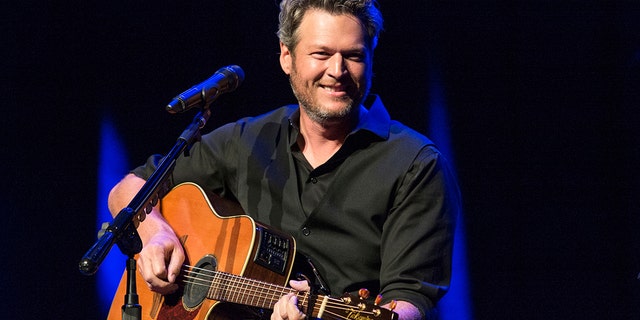 Blake Shelton has resolved to drink one less drink per day in 2023.