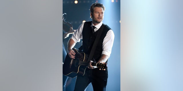 Blake Shelton (Sexiest Man Alive, AP2)