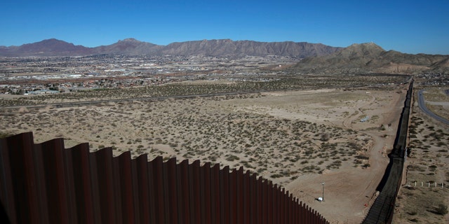 A general view shows a newly built section of the U.S.-Mexico border fence at Sunland Park, U.S. opposite the Mexican border city of Ciudad Juarez, Mexico Jan. 26, 2017. (REUTERS/Jose Luis Gonzalez)
