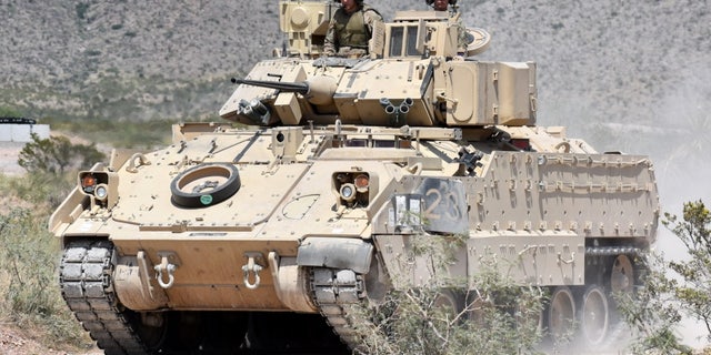 An M2A3 Bradley Fighting Vehicle crew heads to the range during gunnery training at the Doña Ana Range Complex, N.M., Aug. 3, 2018. (Winifred Brown, Fort Bliss Public Affairs Office)