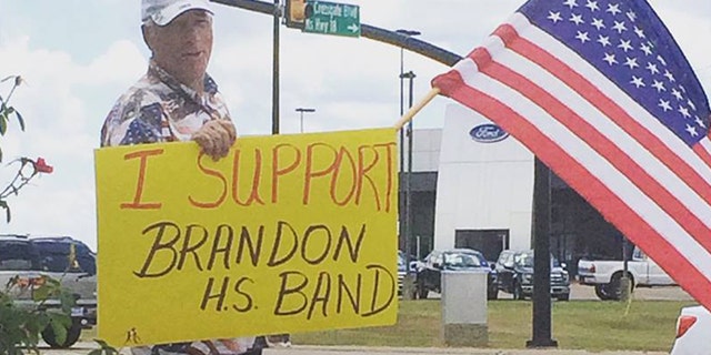 A man shows his support for the Brandon High School band in Mississippi.  (Courtesy: Brittany Mann)