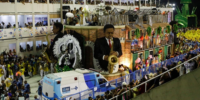 Part Of Rio Carnival Float Collapses Injuring 12 Fox News