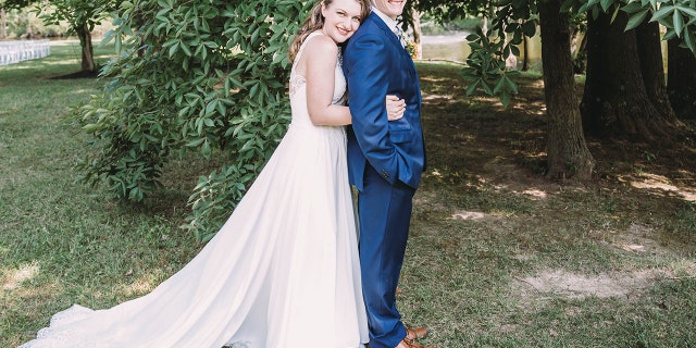 The bride was beyond pleased with how the prank photos turned out.