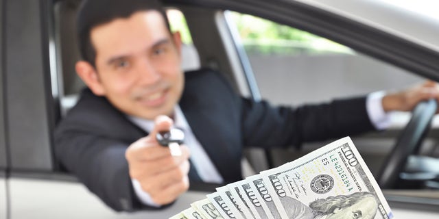 buy-car-with-cash