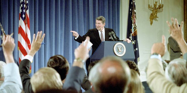 junio 28, 1983: President Reagan at his 18th press conference in the East Room