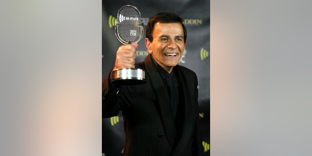 Casey Kasem poses with his Radio Icon Award at the 2003 Radio Music
Awards, at the Aladdin Theatre for the Performing Arts in Las Vegas,
Nevada, October 27, 2003.