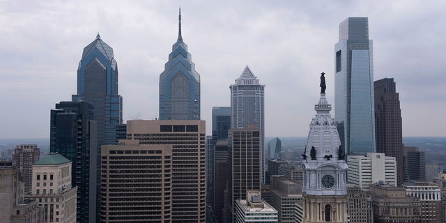 A view of the downtown skyline in Philadelphia, February 12, 2015. The U.S. Democratic Party has chosen Philadelphia as the site of its 2016 national convention to nominate a presidential candidate, the Democratic National Committee said on Thursday. The Democratic convention will be held the week of July 25, 2016. The Republican gathering is scheduled to be held in Cleveland the week before Democrats meet.
REUTERS/Charles Mostoller (UNITED STATES - Tags: POLITICS ELECTIONS CITYSCAPE) - RTR4PDYP