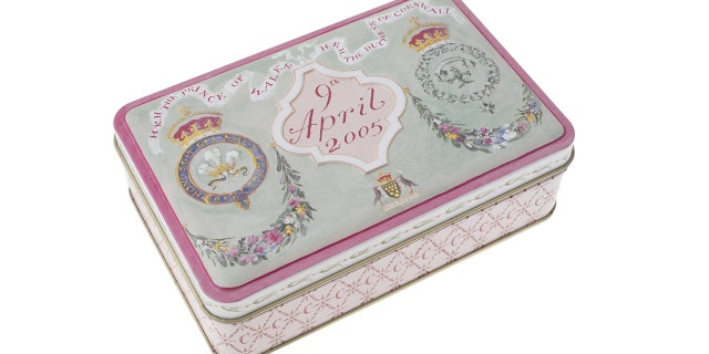 ther highlights include a royal wedding cake slice from the marriage of Prince Charles to Camilla on April 9, 2005 (estimate of £500).