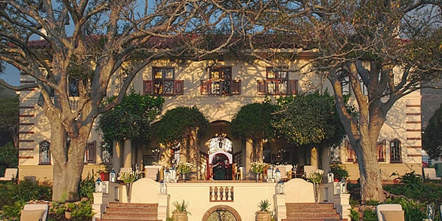 Camps Bay Retreat is a luxury boutique hotel in Cape Town. (CometoCapeTown.com)