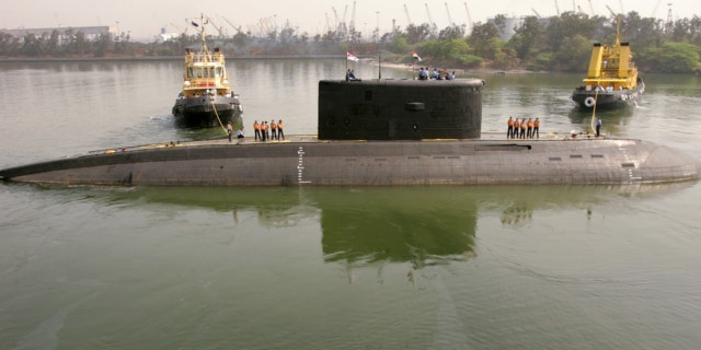 The Indian Navy's Sindhurakshak submarine is seen in Visakhapatnam in this February 13, 2006 file photo. (REUTERS)