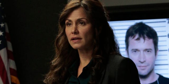THE FOLLOWING: Agent Mendez (guest star Valerie Cruz) briefs the team in the all-new "New Blood" Season Premiere episode of THE FOLLOWING airing Monday, March 2 (9:00-10:00 PM ET/PT) on FOX. ©2015 Fox Broadcasting Co. CR: Giovanni Rufino/FOX
