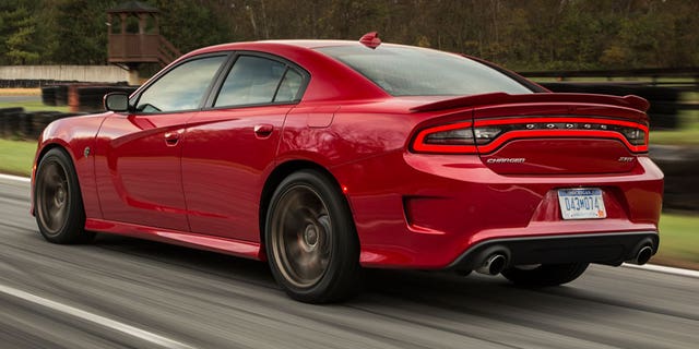 239b8d45-2015 Dodge Charger SRT Hellcat