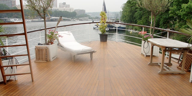 The deck has a Jacuzzi and can hold up 60 people.