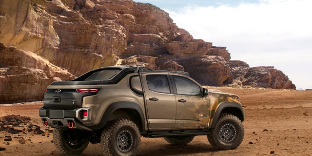 General Motors and the U.S. Army Tank Automotive Research, Development and Engineering Center (TARDEC) on Monday (Oct. 3) revealed the Chevrolet Colorado ZH2 fuel cell electric vehicle, a concept that marries fuel cell technology and its advantages of on-board water production, exportable electric power and near silent operation with extreme off-road capability.