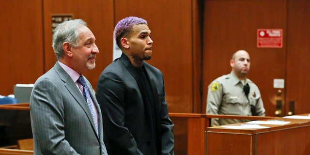 Mark Geragos, left, in court with singer Chris Brown in 2015.