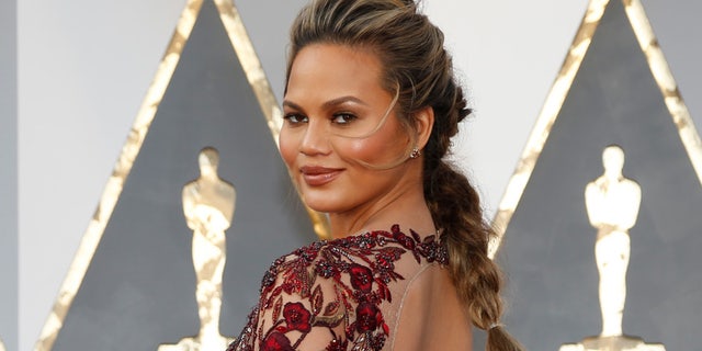 Chrissy Teigen got a nice surprise from Outback Steakhouse earlier this week.