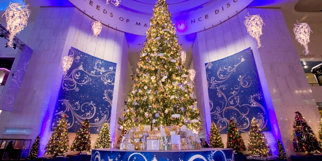 Christmas Around the World, MSI.