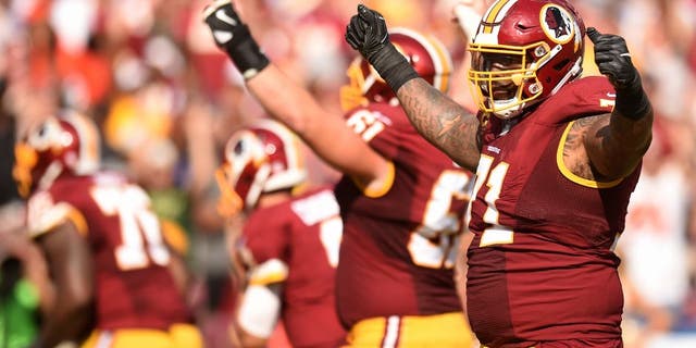 LANDOVER, MD - OCTOBER 2: Tackle Trent Williams #71 of the Washington Redskins acknowledges the crowd in the fourth inning against the Cleveland Browns at FedExField on October 2, 2016 in Landover, Maryland. (Photo by Mitchell Layton/Getty Images)