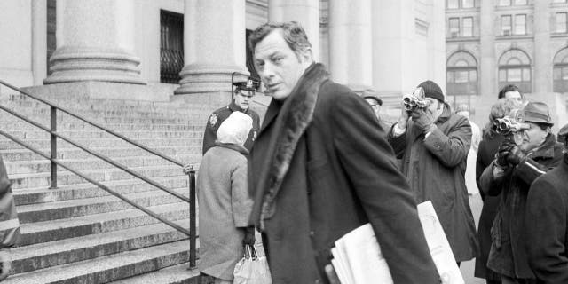 Clifford Irving enters a federal courthouse in New York City, March 13, 1972.