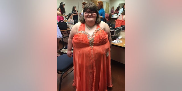 A 380 Lb Girl With A Genetic Disorder That Causes Constant Hunger Crowned A Pageant Queen Fox News