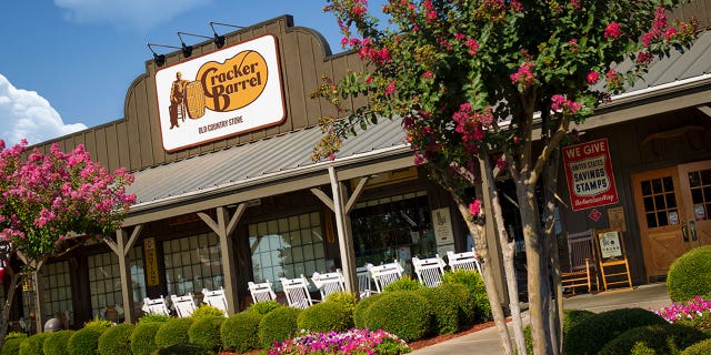 Police in Florida are currently looking for the driver who assaulted a Cracker Barrel worker.