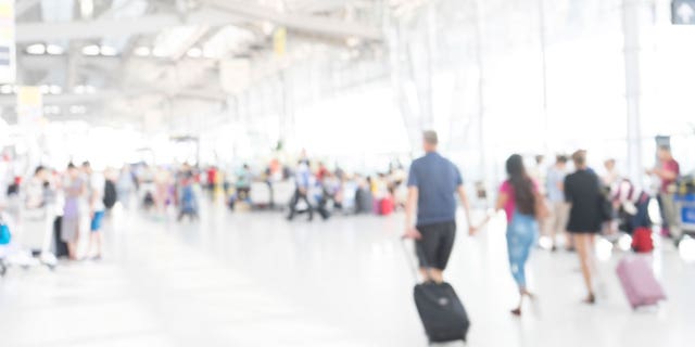 Worried about the cost of flying this Thanksgiving? Here's what to do.